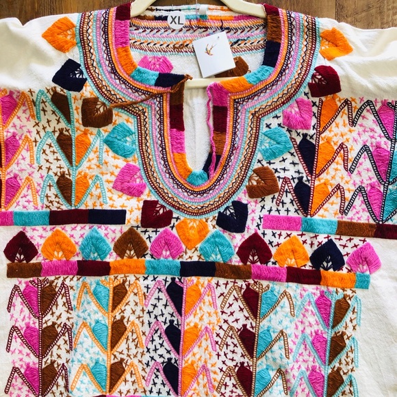 Mexican 100% Hand Embroidered Top Size Large & Med - Picture 3 of 5